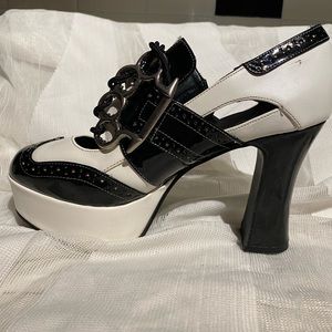 Gothic/Punk/Halloween Unique Black and White  Patent Leather Chunky Heels